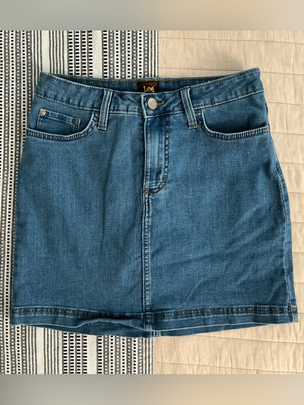Preloved Lee Classic Blue Denim Mini Skirt with Front Pockets